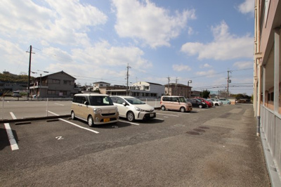 【駐車場】 | サンモール金剛