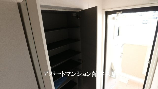 カーザ　ヴェルデCの収納|反転です