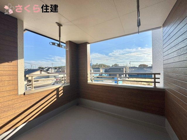 リーブルガーデン　第1小山中久喜　４号棟のバルコニー|バルコニー♪家族全員分の布団もゆったり並べられるます♪
