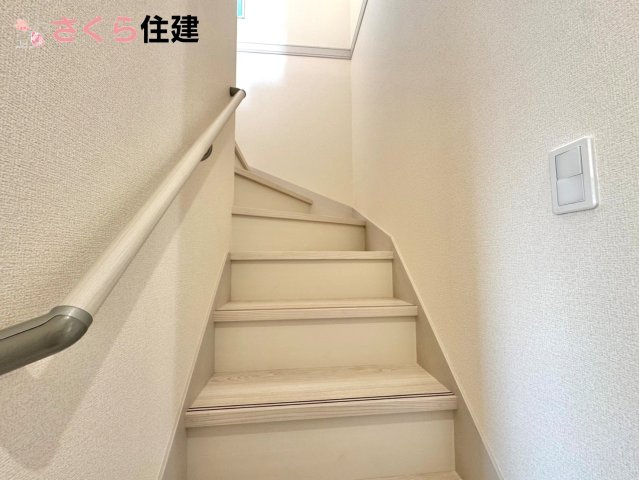 リーブルガーデン　第1小山中久喜　４号棟のその他共用部分|あると便利！手すり！！階段を昇り降りの際転落防止にもなります。