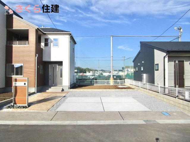 リーブルガーデン　第1小山中久喜　４号棟の駐車場|カースペース3台可能です。