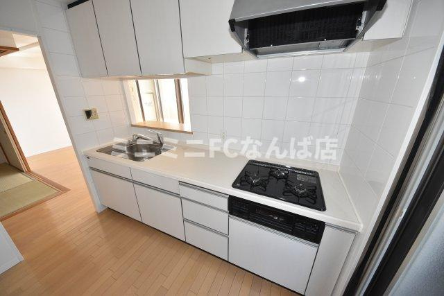 アーデンタワー新町のキッチン