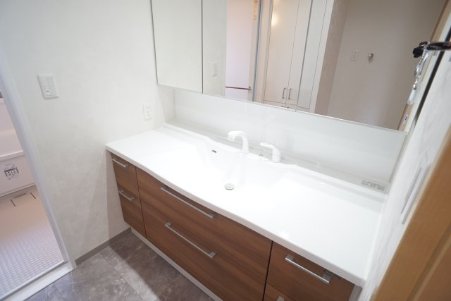 ジオ宝塚ブリアンセーヌの洗面所