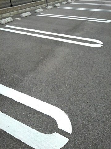 フラン・メゾン　Ａの駐車場|駐車場に車を止められます