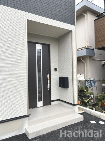 碧南市大浜上町第2　新築分譲住宅＜1号棟＞のエントランス