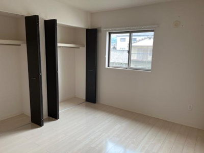 【内装】 | ファミーユコート | 洋室