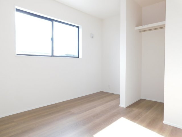 清須市春日上須ケ田の新築一戸建の洋室|◇２階洋室◇　　南面で明るい洋室５．０６帖　ウォークインクローゼット完備♪