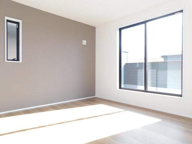 清須市春日上須ケ田の新築一戸建の洋室|◇２階洋室◇　　南面で明るい洋室７．０帖　ウォークインクローゼット完備♪　バルコニー付き！