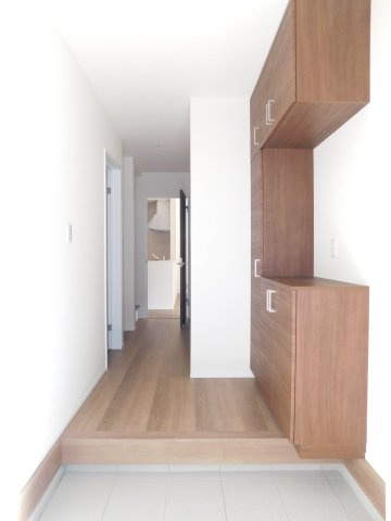 清須市春日上須ケ田の新築一戸建の玄関|◇玄関収納◇　　玄関がスッキリ片付く大容量シューズ収納！