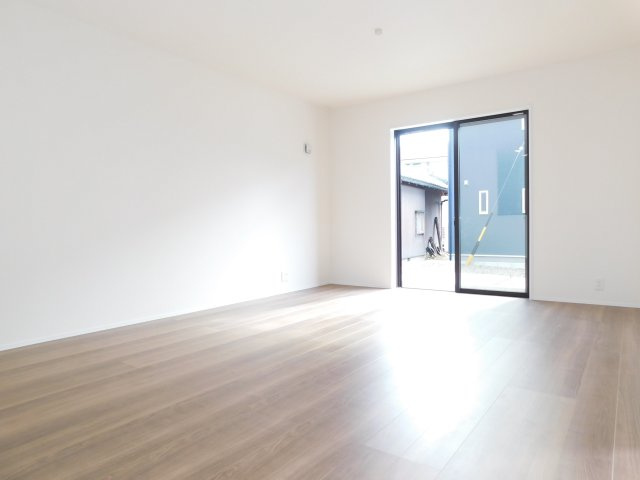 清須市春日上須ケ田の新築一戸建の居間・リビング|◇リビング◇　　南面で明るいリビング１５．７５帖　心地のよい開放的なリビング♪