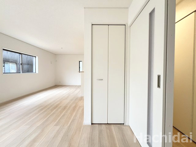 碧南市大浜上町第2　新築分譲住宅　＜2号棟＞の収納|リビング収納