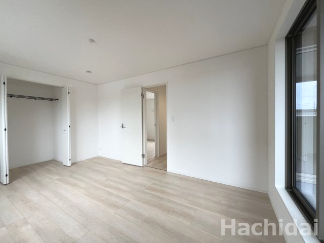 碧南市大浜上町第2　新築分譲住宅　＜2号棟＞の洋室|8.7帖洋室