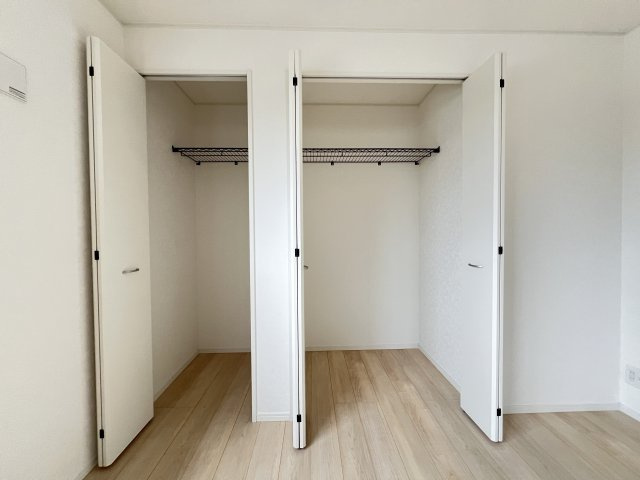 碧南市大浜上町第2　新築分譲住宅　＜2号棟＞の収納|8.7帖洋室クローゼット