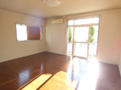 【洋室】 | ヴィラヤマモト