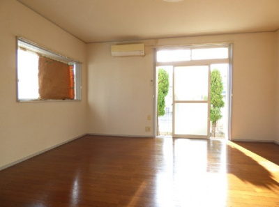 【居間・リビング】 | ヴィラヤマモト