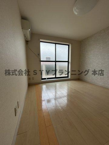 仲介手数料０円！GRACIA ENDOの居間・リビング