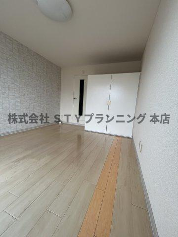 仲介手数料０円！GRACIA ENDOの居間・リビング