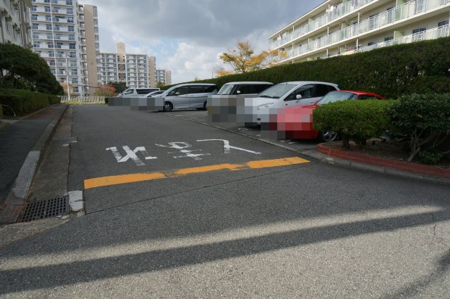 名谷８団地41号棟の駐車場|自走式駐車場