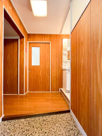 名谷８団地41号棟の玄関|ゆったりとした玄関です