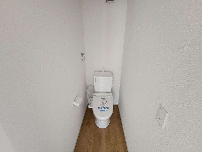 小牧市新町１丁目　新築戸建のトイレ|2階のトイレです