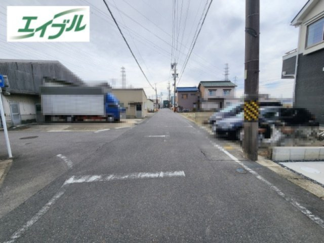 小牧市新町１丁目　新築戸建の前面道路含む現地写真