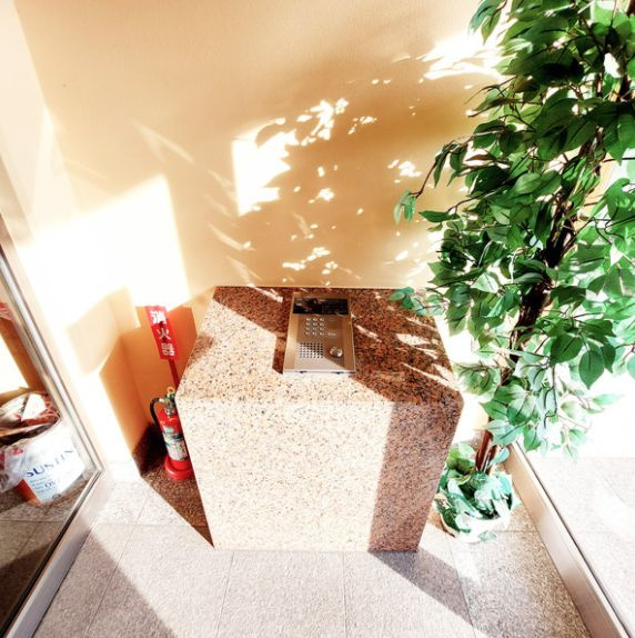 ナカムラビルヂングのロビー