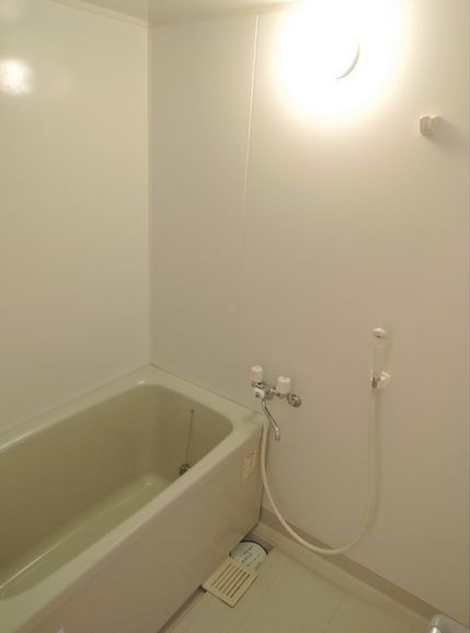 ナカムラビルヂングの浴室|※別号室の参考写真です。