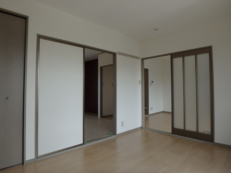 パストラル米原A棟の洋室