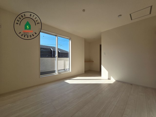 福津市福間南4丁目第1-3棟（2号棟）の寝室|主寝室には収納力に優れたクローゼットがありますので、お部屋もすっきり片付きます。