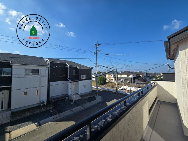 福津市福間南4丁目第1-3棟（2号棟）の展望|窓から緑が見える物件も魅力的です。