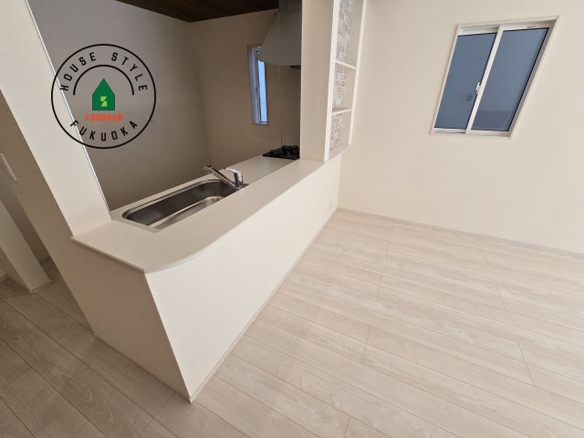 福津市福間南4丁目第1-3棟（2号棟）のキッチン|キッチンから立ち込める香りが今日の料理を期待させます。