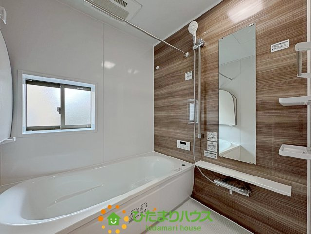 蓮田市西新宿11期　新築一戸建て　グラファーレの浴室