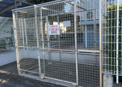 【設備】 | グランドハイツ相模原 | 共有部分は、住民なら誰もが使える設備のこと。例えば駐車場やエレベーター、インターネット設備、セキュリティ設備などがあります。他にも、マンションの廊下・外部階段やエントランス・ゴミ置き場などがあります。