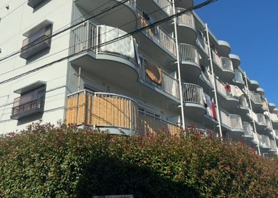 【構造・工法・仕様】 | グランドハイツ相模原 | ＳＲＣ造は強度や耐震性の面でもRC造と比べて優れています。そのため、10階建以上の高層または超高層マンションなどの建築にも多く採用されています。柱や梁などのサイズが小さくても高い耐震性を確保できます。