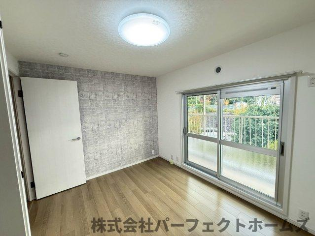 藤阪ハイツD6棟の洋室|ゆったりした洋室です