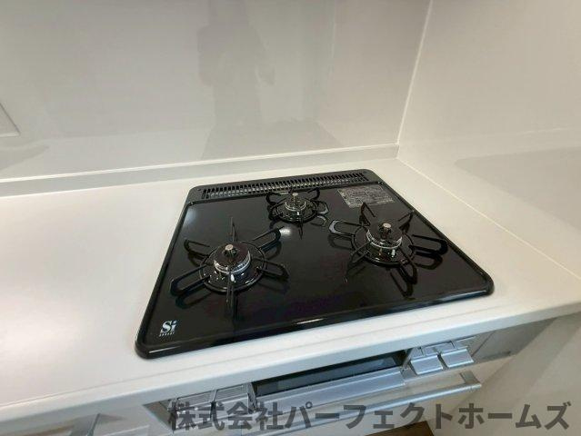 藤阪ハイツD6棟のキッチン|コンパクトなキッチンで掃除もラクラク