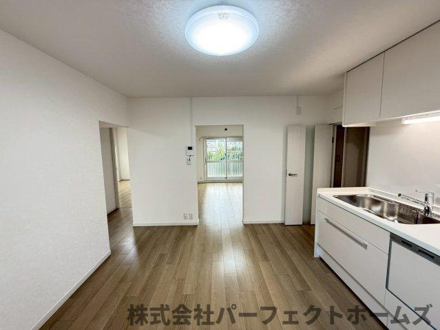 【居間・リビング】の画像