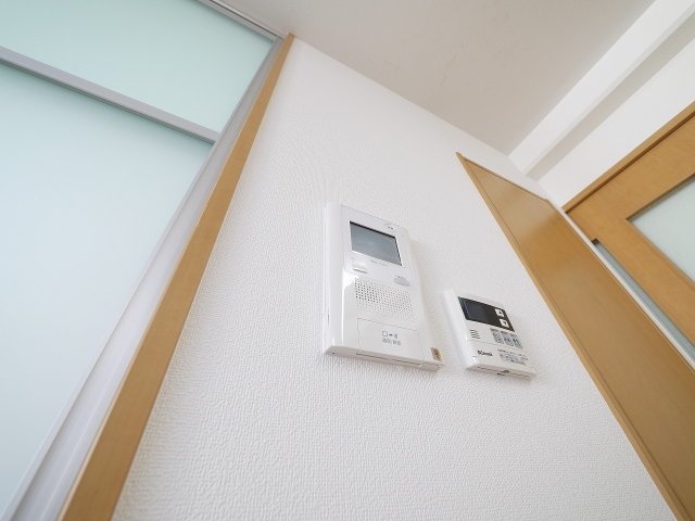 アルペンローゼのセキュリティ|モニター付きインターホンです