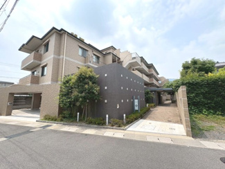 【外観】 | パラドール嵯峨嵐山・四季彩苑 | 2014年3月築のオートロック付マンション
お客様のご都合に合わせて現地へご案内いたします！お気軽にお問い合わせください。
