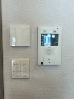 【防犯設備】 | パラドール嵯峨嵐山・四季彩苑 | モニター付インターホン、床暖房などスイッチはまとめて！