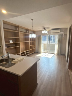 【居間・リビング】 | パラドール嵯峨嵐山・四季彩苑 | LDK：造り付けボード付◆キャットウォークとしても可能