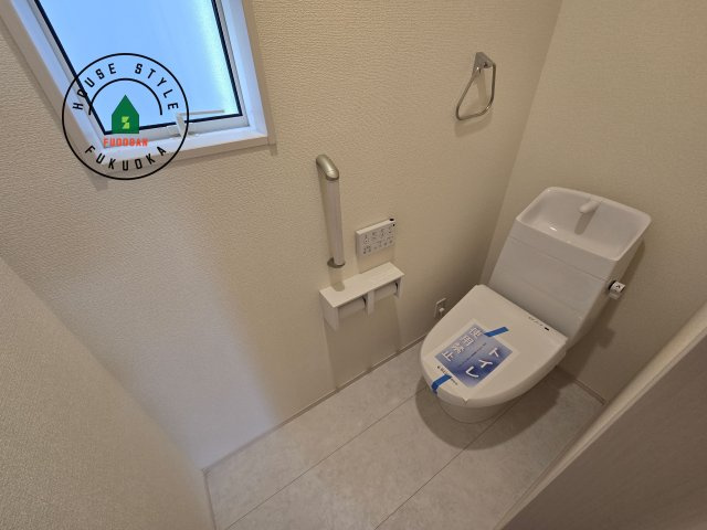 福津市福間南4丁目第1-3棟（3号棟）のトイレ|温水洗浄便座を完備しております。2ヶ所にトイレがあるのは朝の慌ただしい時間も安心です。