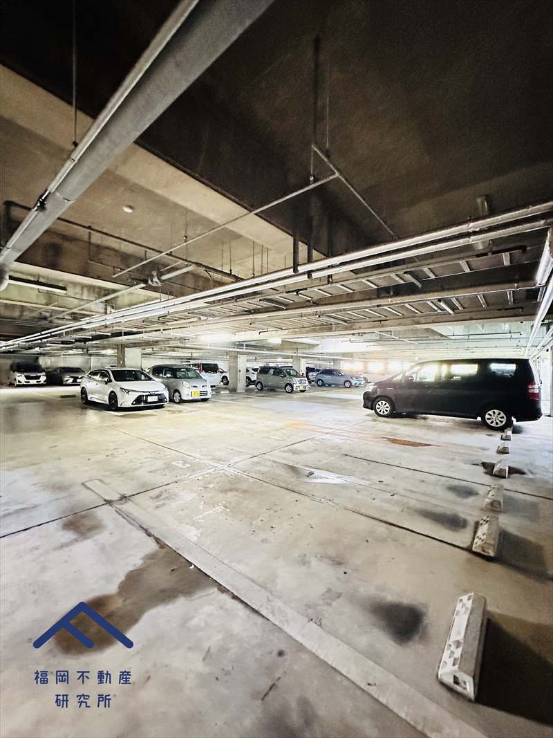 レークヒルズ野多目1番館Bの駐車場