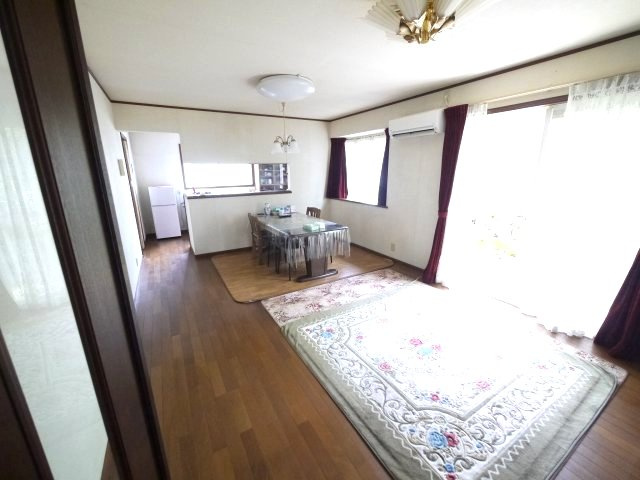 茂原市緑ヶ丘5　中古戸建の居間・リビング|敷地約80坪三井ホーム施工５LDK都市ガス上下水 緑ヶ丘リゾーン分譲地内スーパーせんどう徒歩約12分