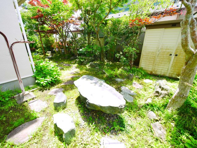茂原市緑ヶ丘5　中古戸建の庭|敷地約80坪三井ホーム施工５LDK都市ガス上下水 緑ヶ丘リゾーン分譲地内スーパーせんどう徒歩約12分