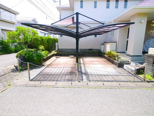 茂原市緑ヶ丘5　中古戸建の駐車場|敷地約80坪三井ホーム施工５LDK都市ガス上下水 緑ヶ丘リゾーン分譲地内スーパーせんどう徒歩約12分