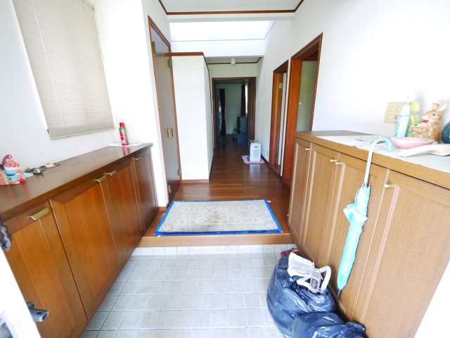 茂原市緑ヶ丘5　中古戸建の玄関|敷地約80坪三井ホーム施工５LDK都市ガス上下水 緑ヶ丘リゾーン分譲地内スーパーせんどう徒歩約12分