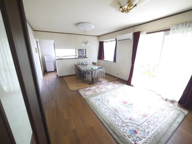 茂原市緑ヶ丘5　中古戸建の居間・リビング|敷地約80坪三井ホーム施工５LDK都市ガス上下水 緑ヶ丘リゾーン分譲地内スーパーせんどう徒歩約12分