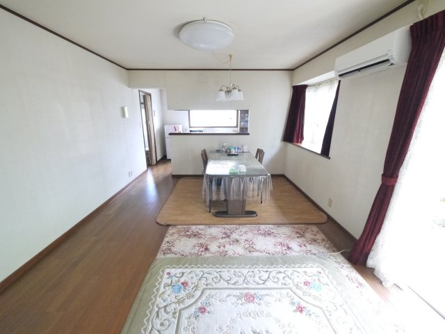 茂原市緑ヶ丘5　中古戸建の居間・リビング|敷地約80坪三井ホーム施工５LDK都市ガス上下水 緑ヶ丘リゾーン分譲地内スーパーせんどう徒歩約12分