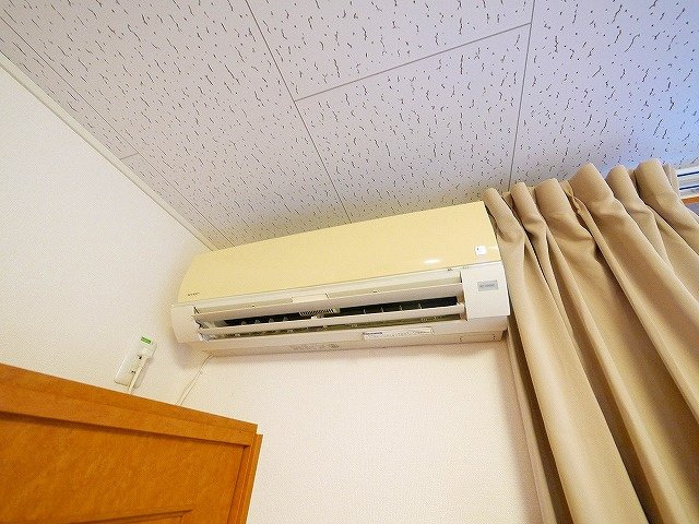 レオパレスプルメリアの設備|エアコンあります。